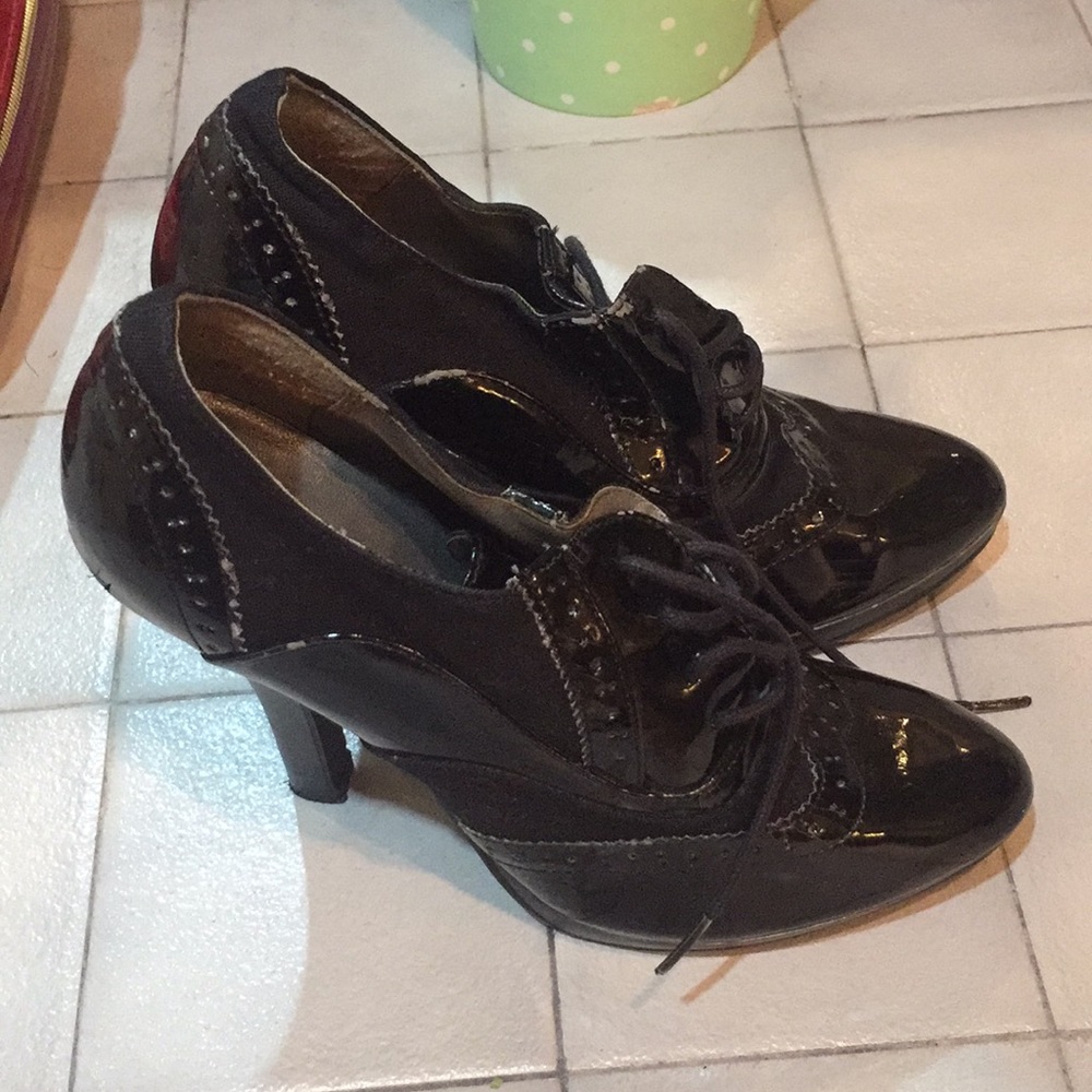 Women’s Roaring 20s Wingtip Style Stilettos Sz 5.5